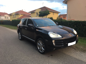 PORSCHE CAYENNE