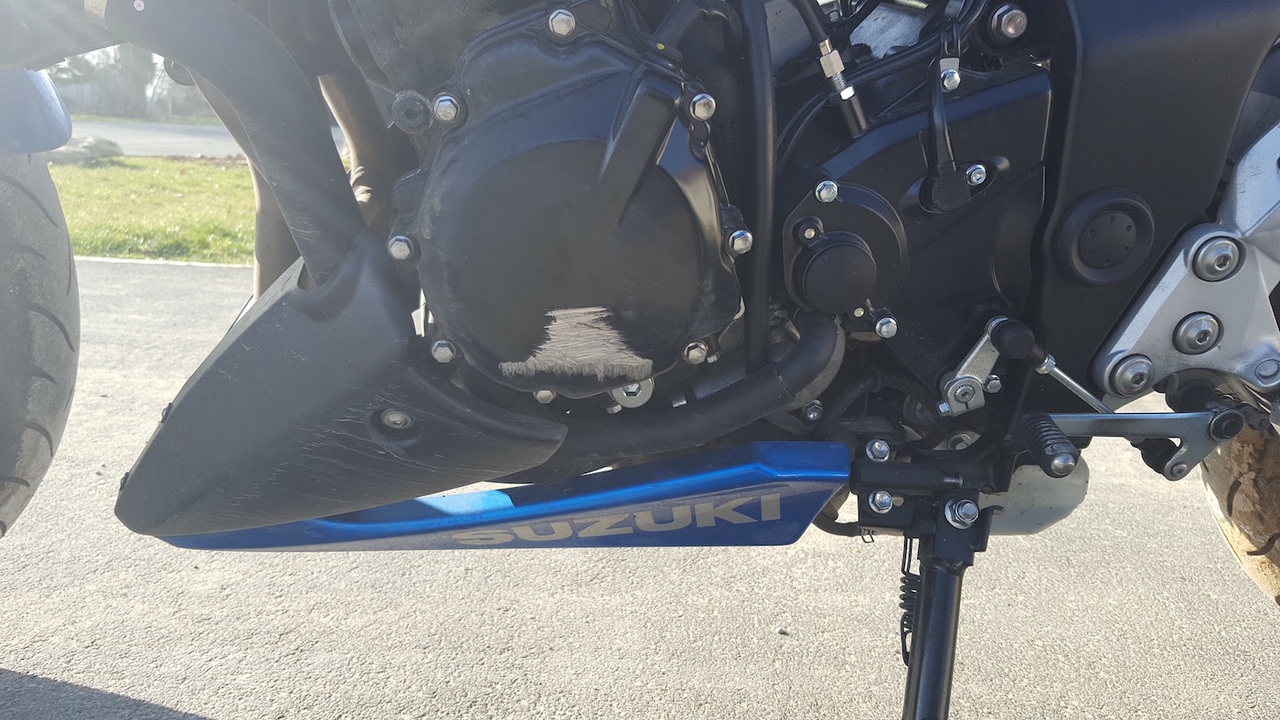 Photo SUZUKI GSR 750