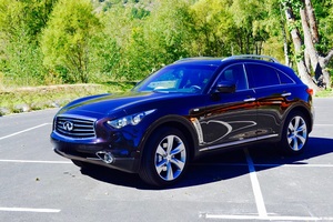 INFINITI QX70