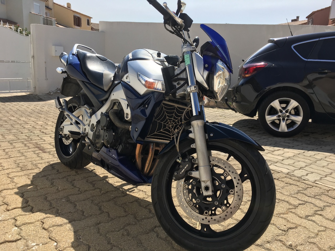 Photo SUZUKI GSR 600
