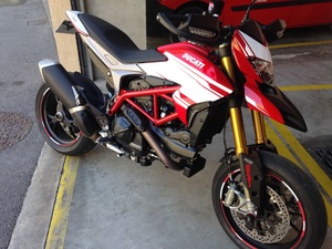 DUCATI HYPERMOTARD 939