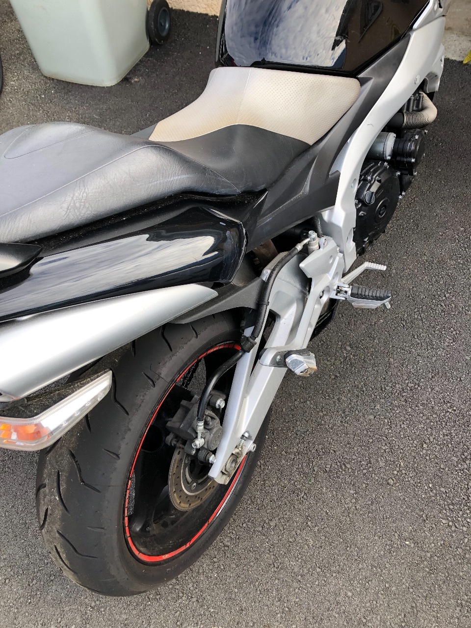 Photo SUZUKI GSR 600