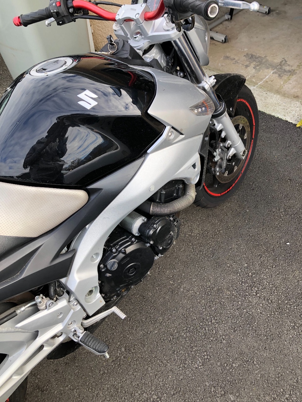 Photo SUZUKI GSR 600