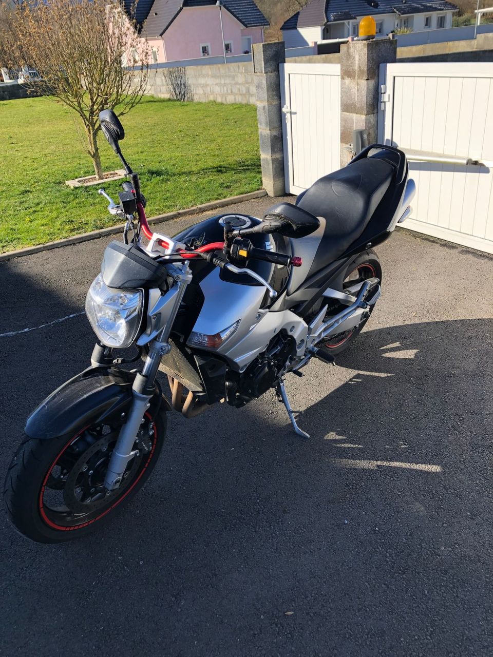 Photo SUZUKI GSR 600