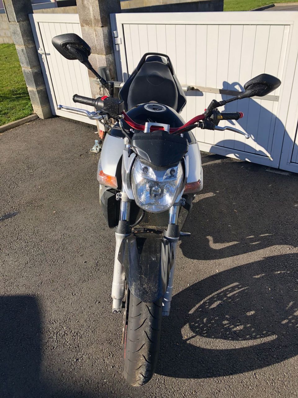 Photo SUZUKI GSR 600