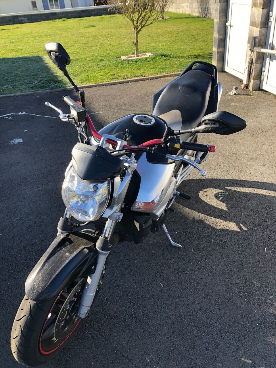 Photo SUZUKI GSR 600