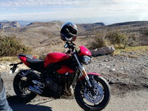 TRIUMPH STREET TRIPLE 660 S