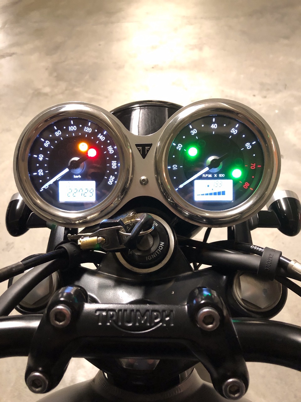 Photo TRIUMPH BONNEVILLE