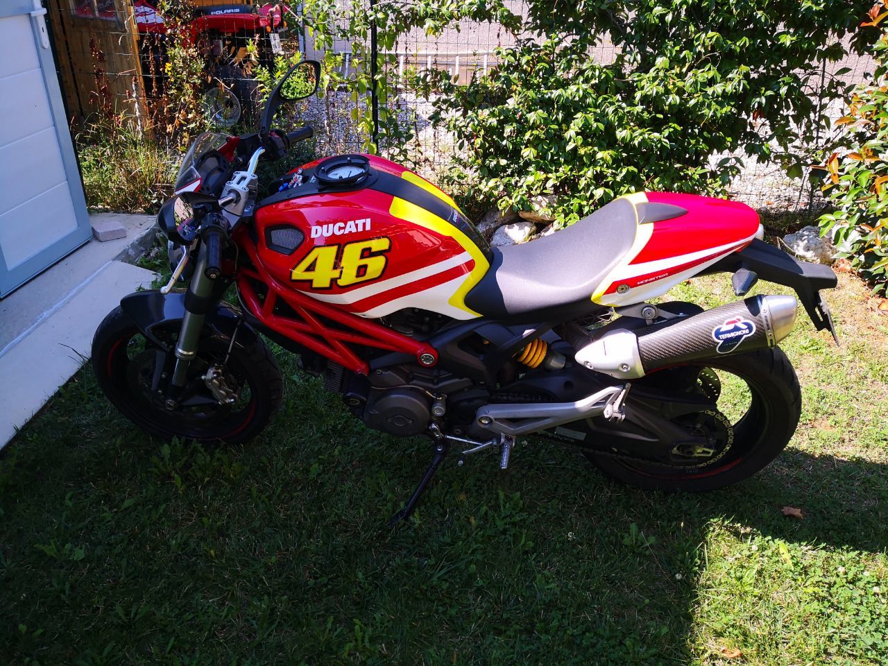 Photo DUCATI MONSTER 696