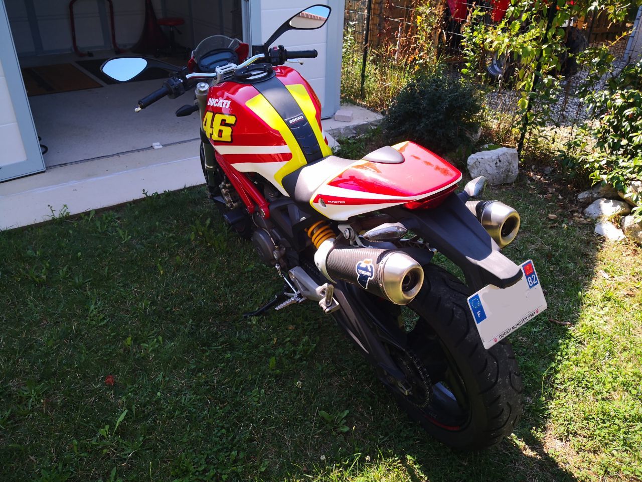 Photo DUCATI MONSTER 696