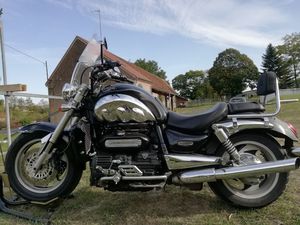 TRIUMPH ROCKET III 2300