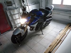 SUZUKI GSR 750