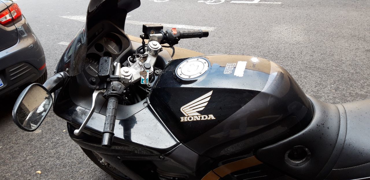 Photo HONDA CBR 1000 F