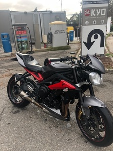 TRIUMPH STREET TRIPLE 675 R