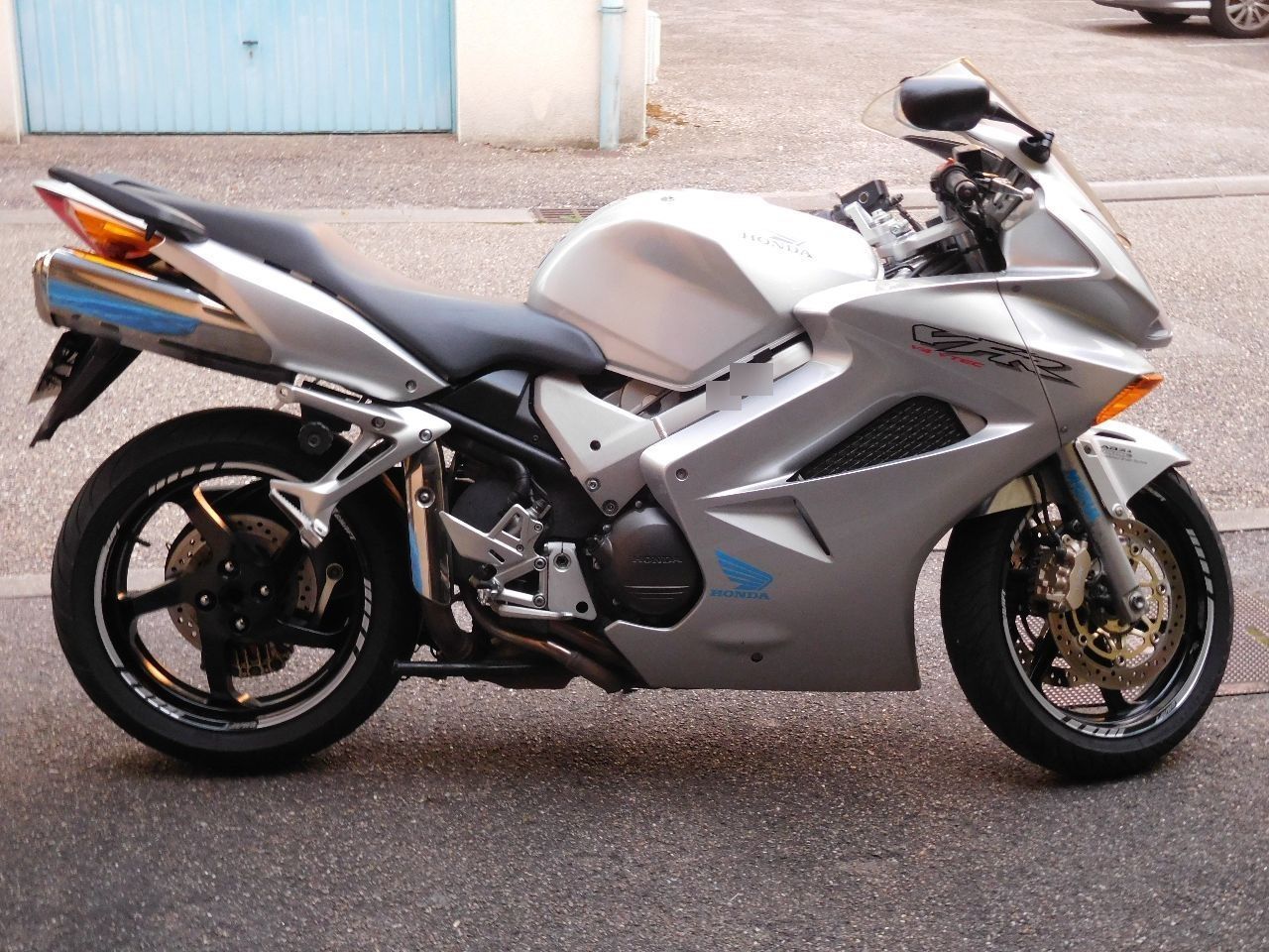 Photo HONDA VFR 800