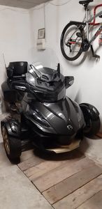 CAN AM SPYDER 1330