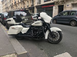HARLEY DAVIDSON TOURING STREET GLIDE SPECIAL