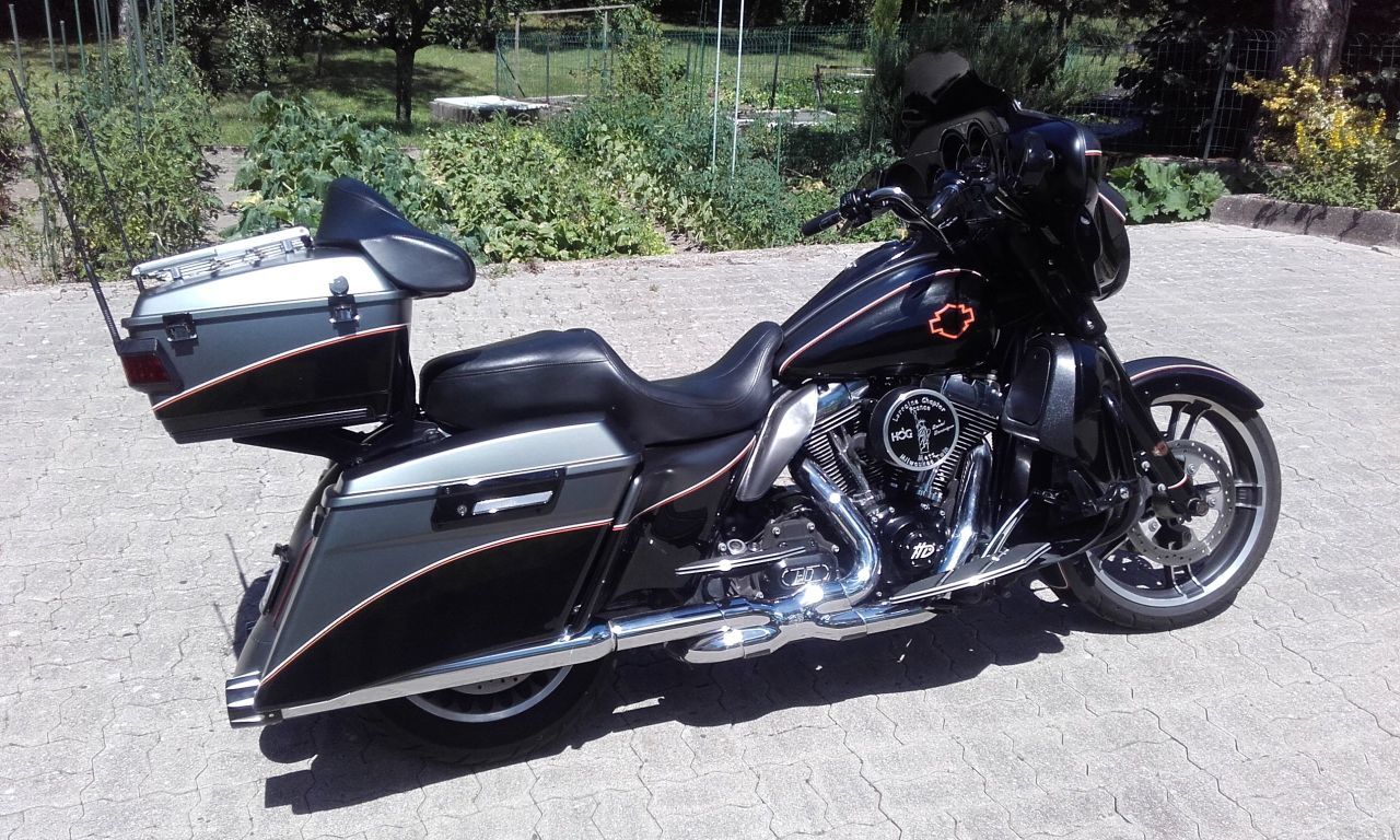 Photo HARLEY DAVIDSON GLIDE