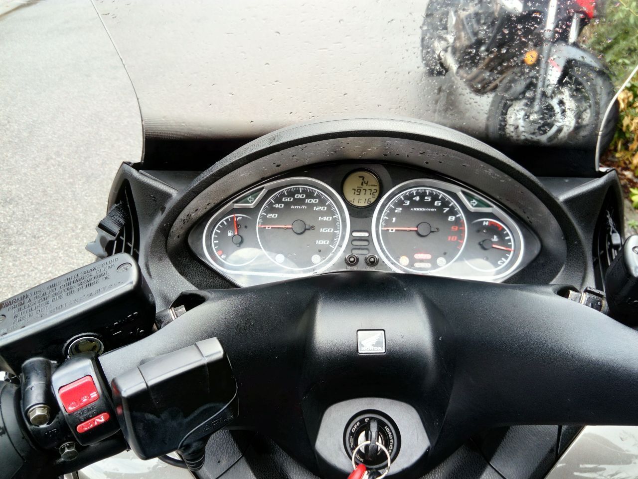 Photo HONDA FJS 600