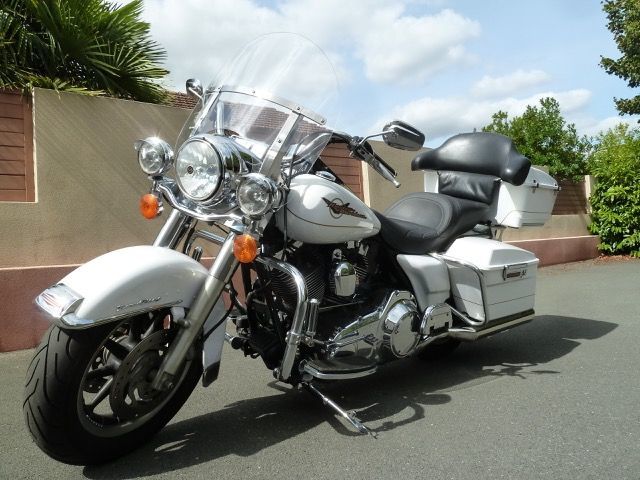 Photo HARLEY DAVIDSON FLH