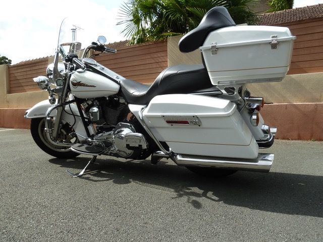 Photo HARLEY DAVIDSON FLH