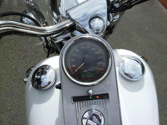 Photo HARLEY DAVIDSON FLH