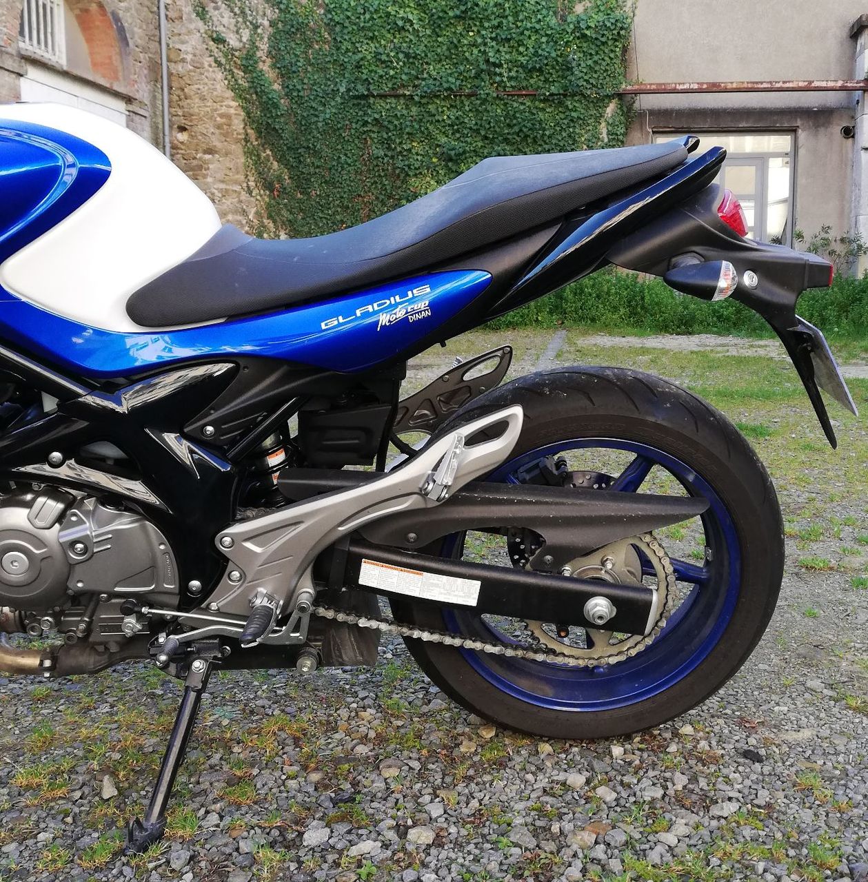 Photo SUZUKI SFV 650 UA