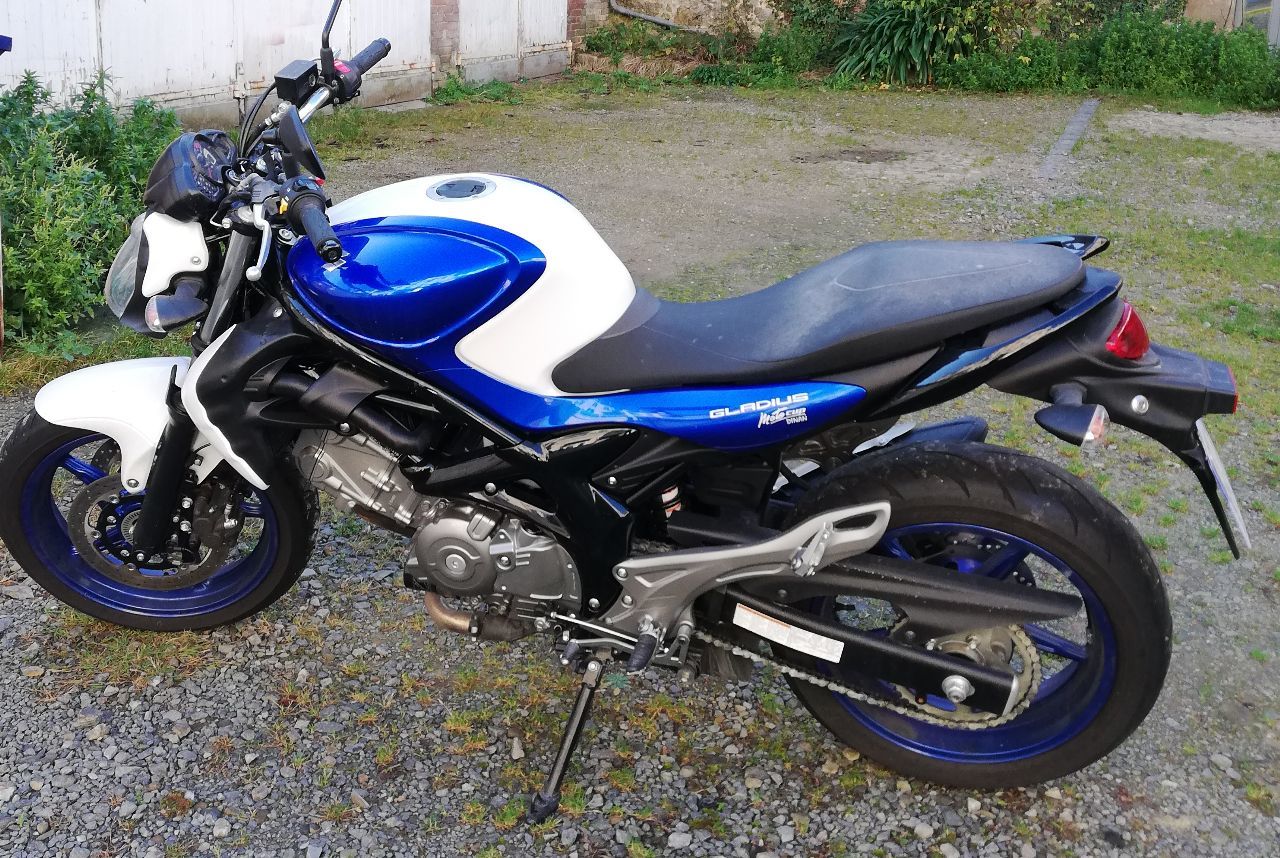 Photo SUZUKI SFV 650 UA