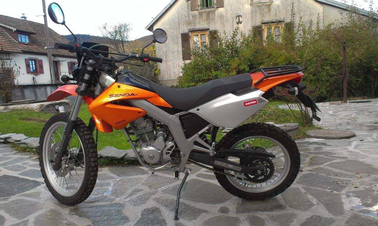 Photo DERBI SENDA R 125