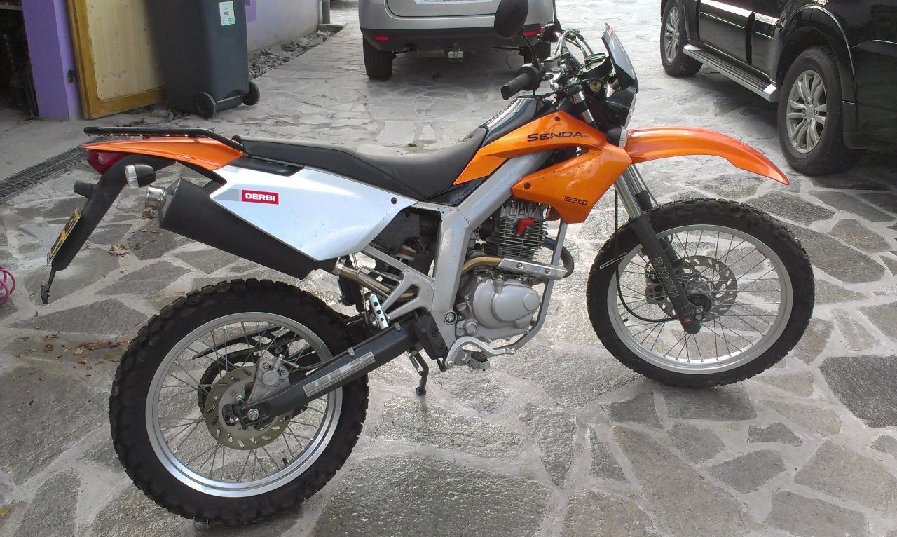 Photo DERBI SENDA R 125
