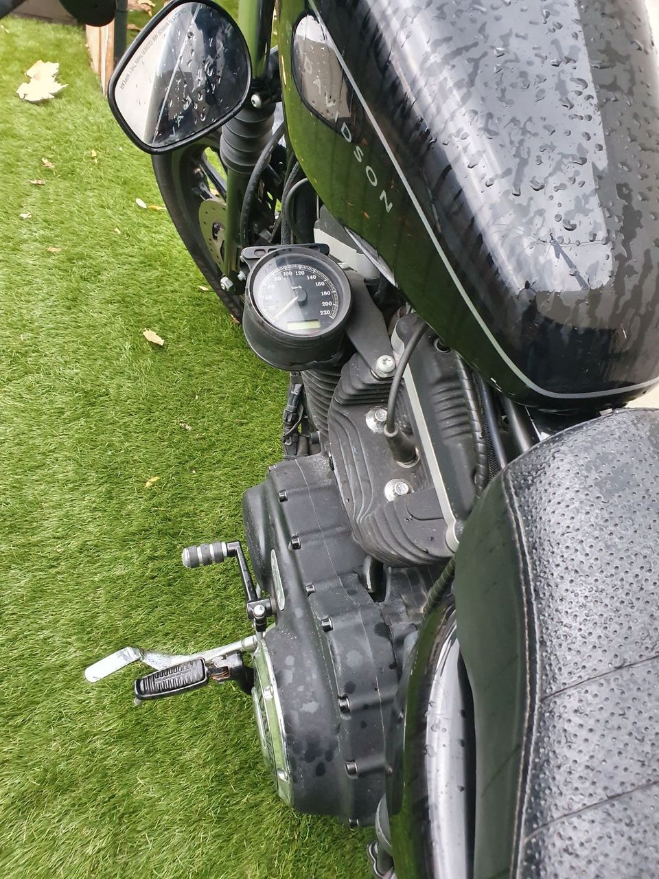 Photo HARLEY DAVIDSON 883