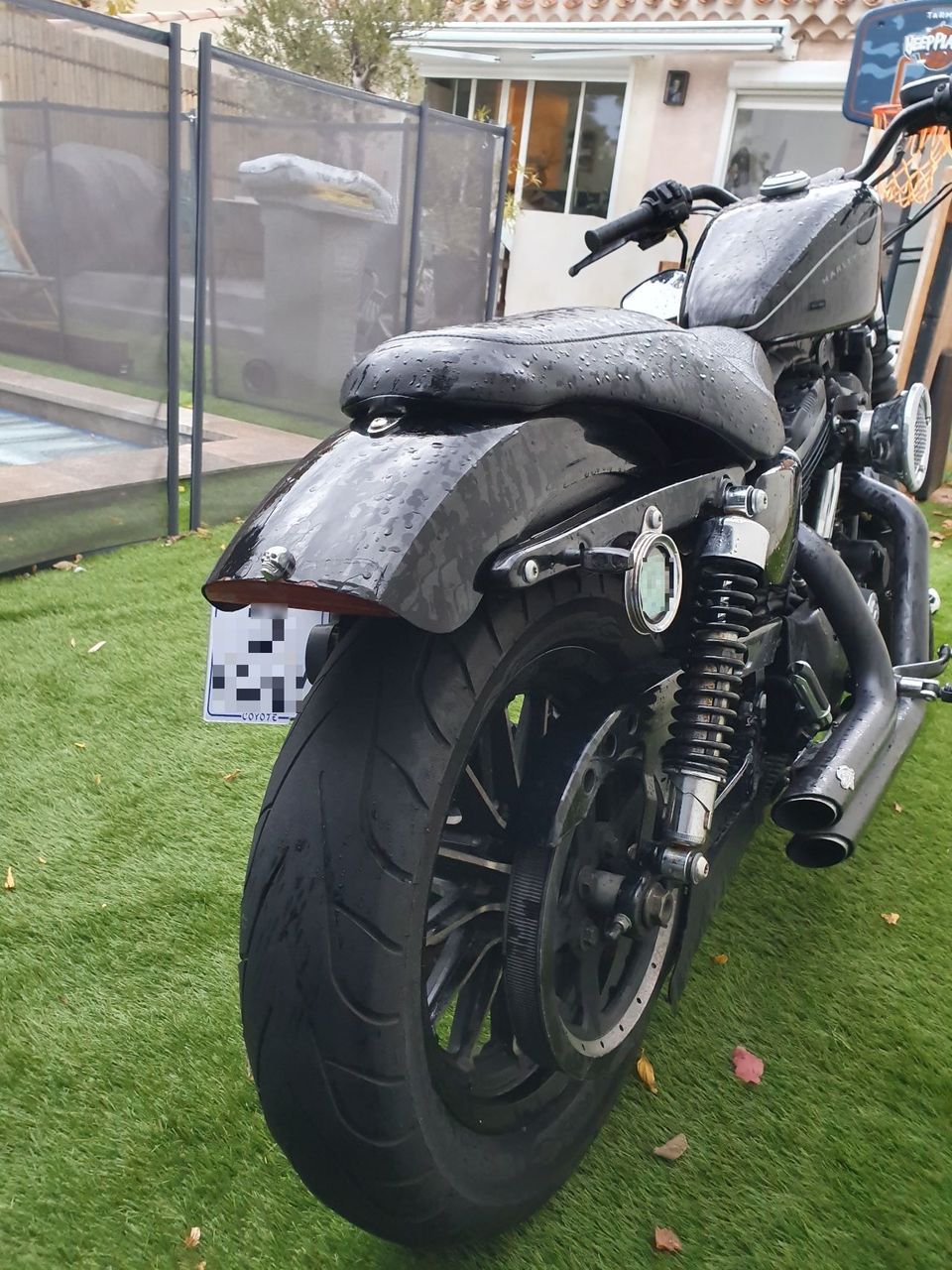 Photo HARLEY DAVIDSON 883