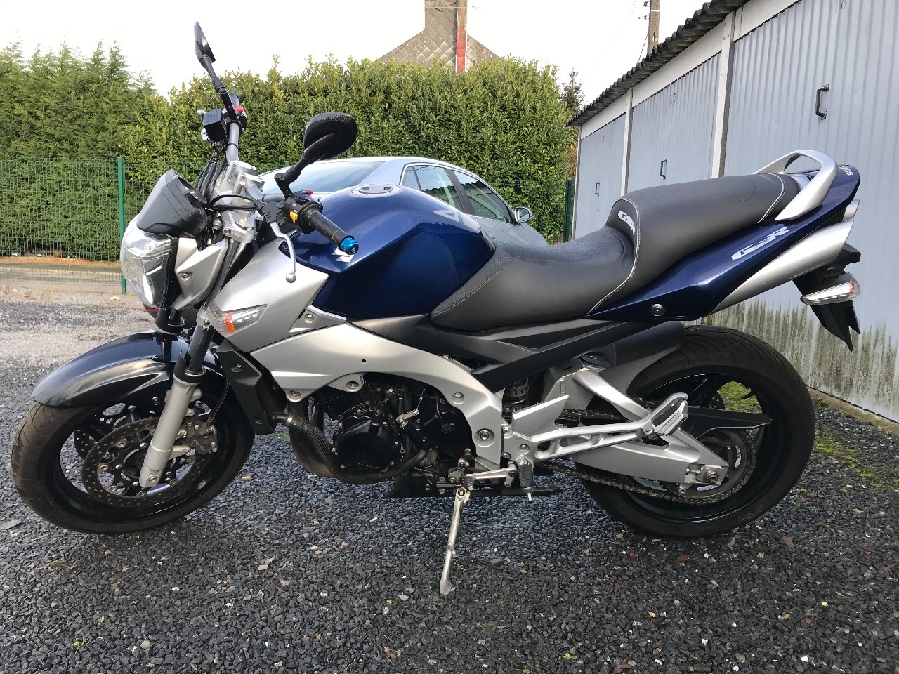 Photo SUZUKI GSR 600 U
