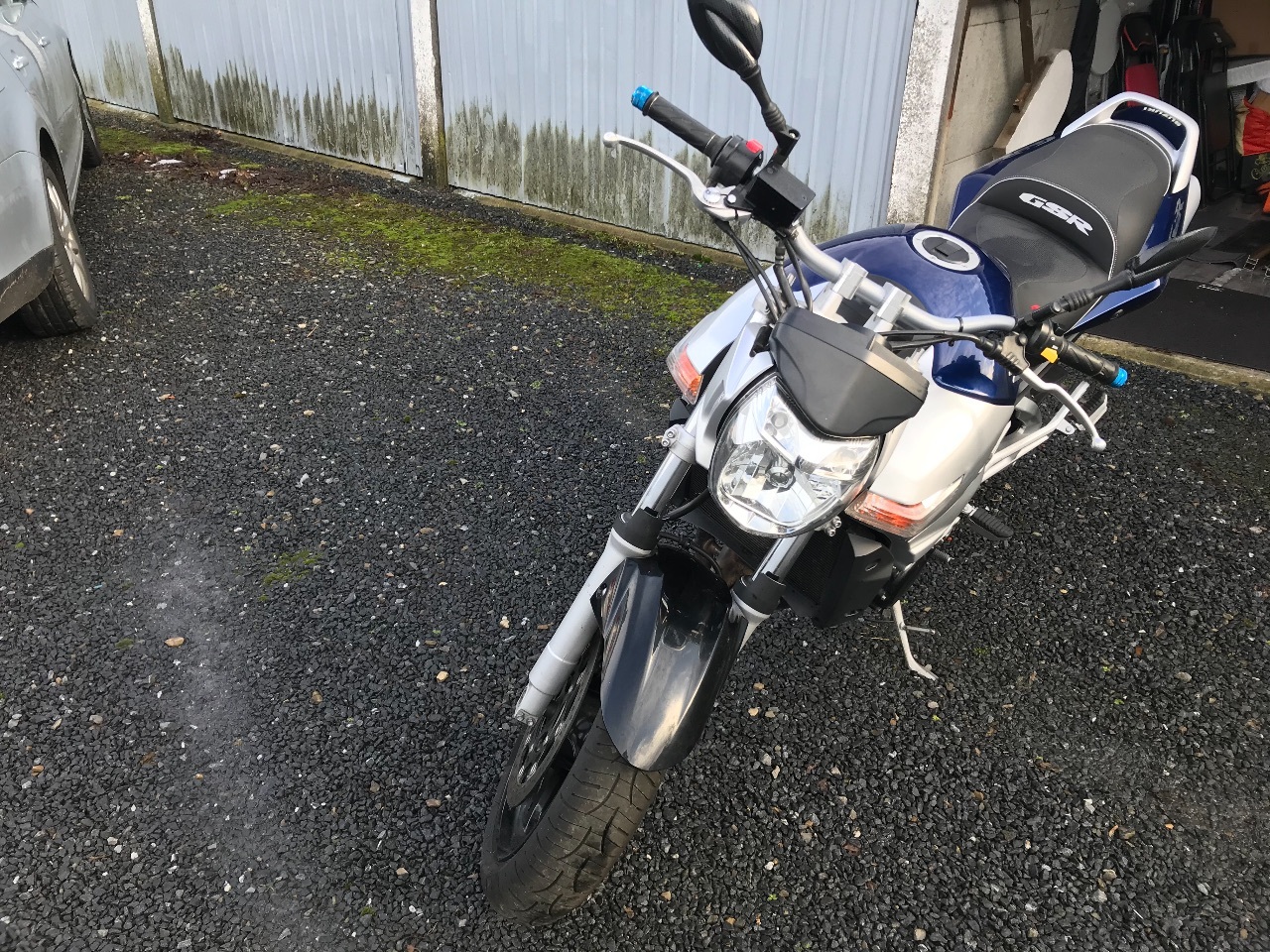 Photo SUZUKI GSR 600 U
