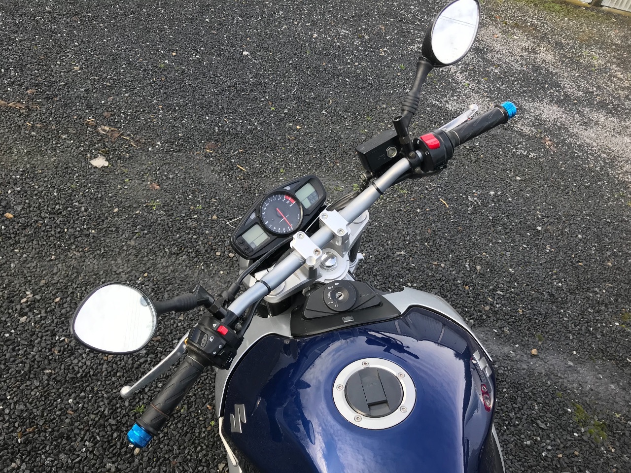 Photo SUZUKI GSR 600 U