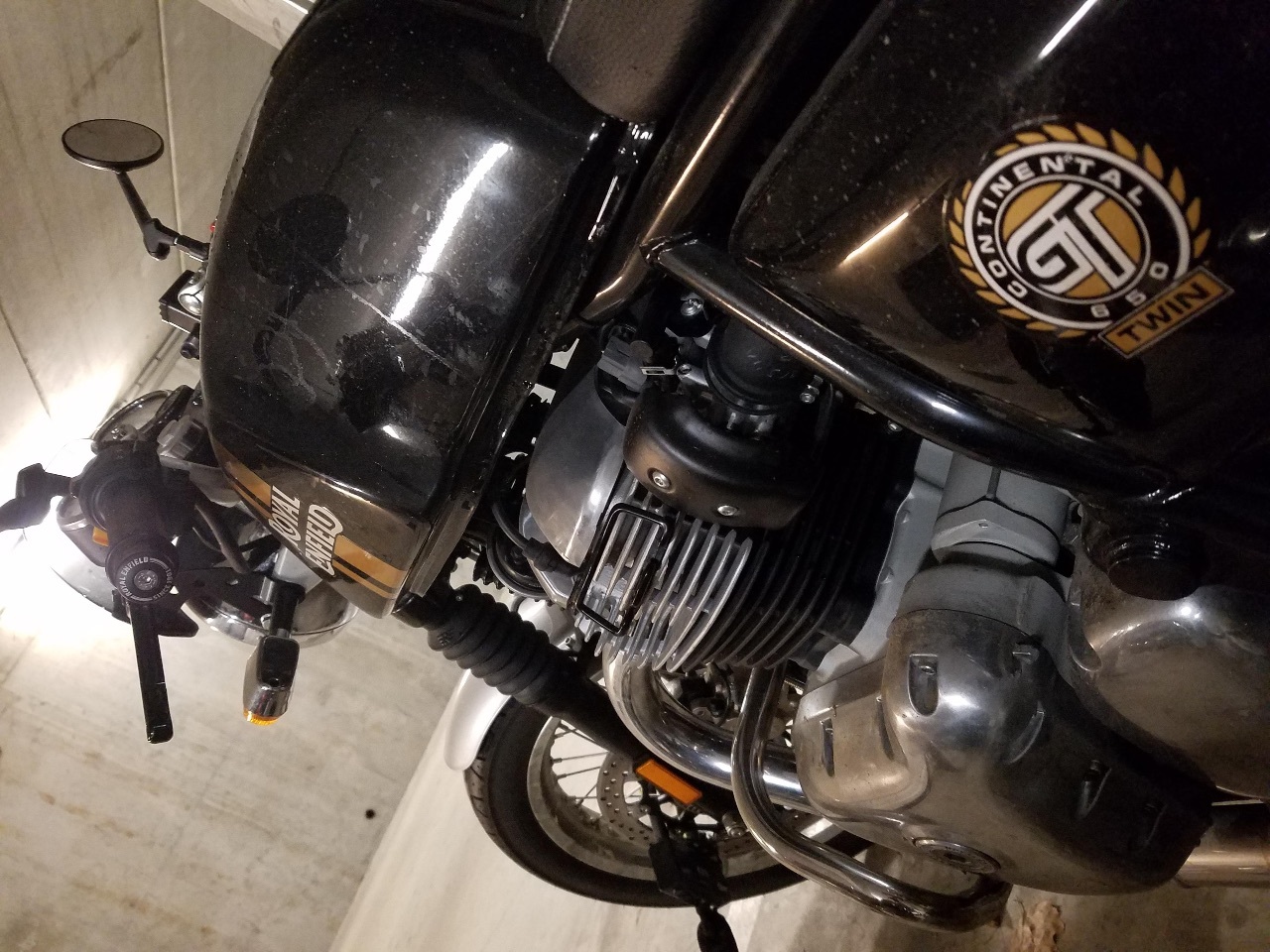 Photo ROYAL ENFIELD 650