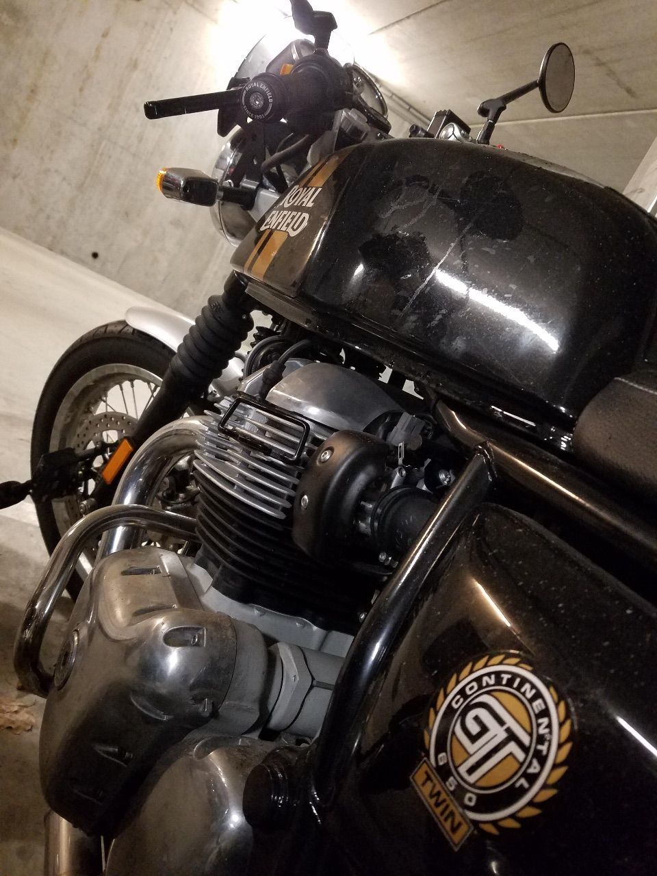 Photo ROYAL ENFIELD 650