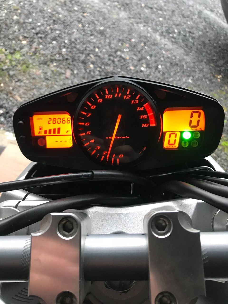 Photo SUZUKI GSR 600 U