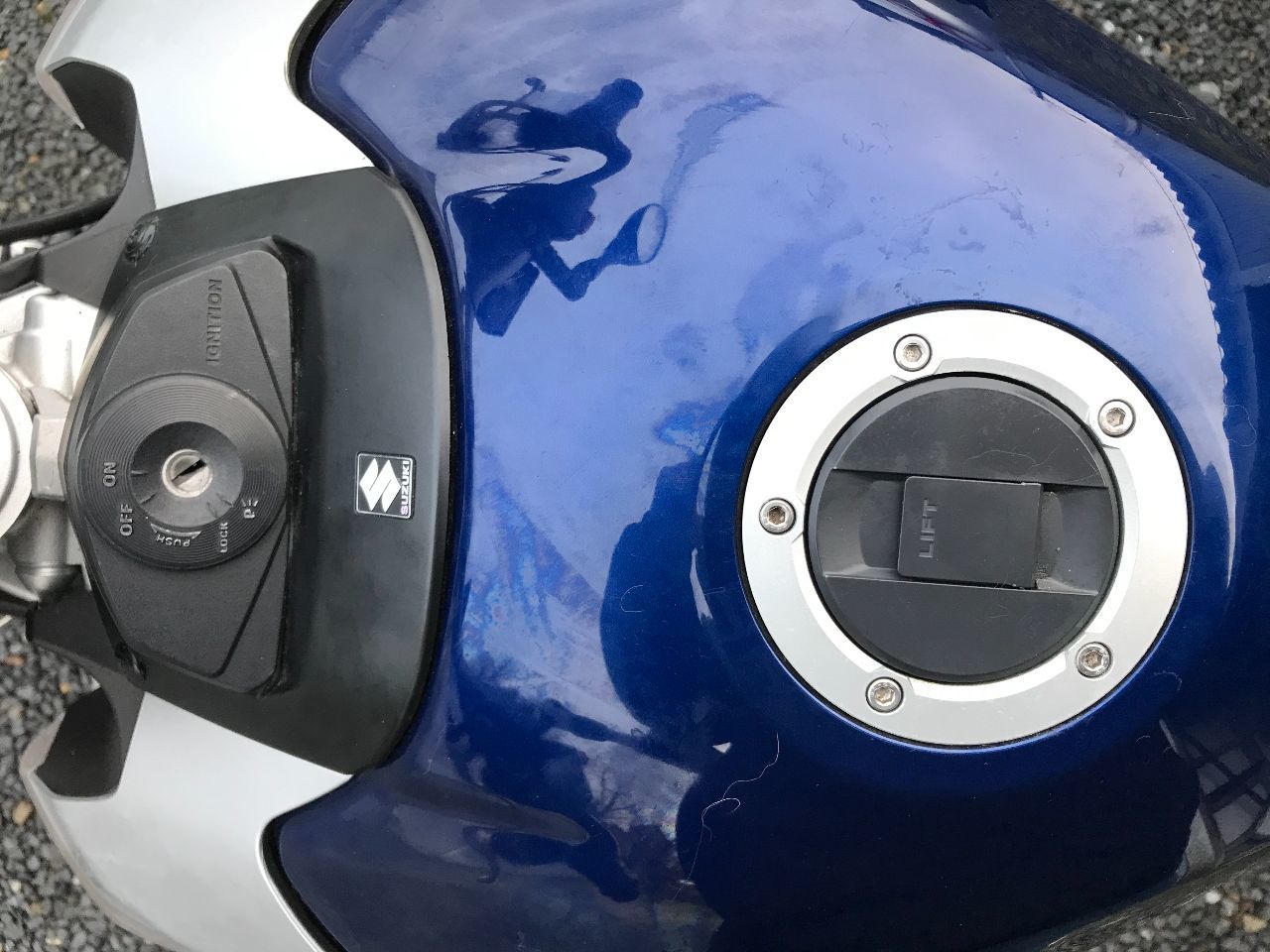 Photo SUZUKI GSR 600 U