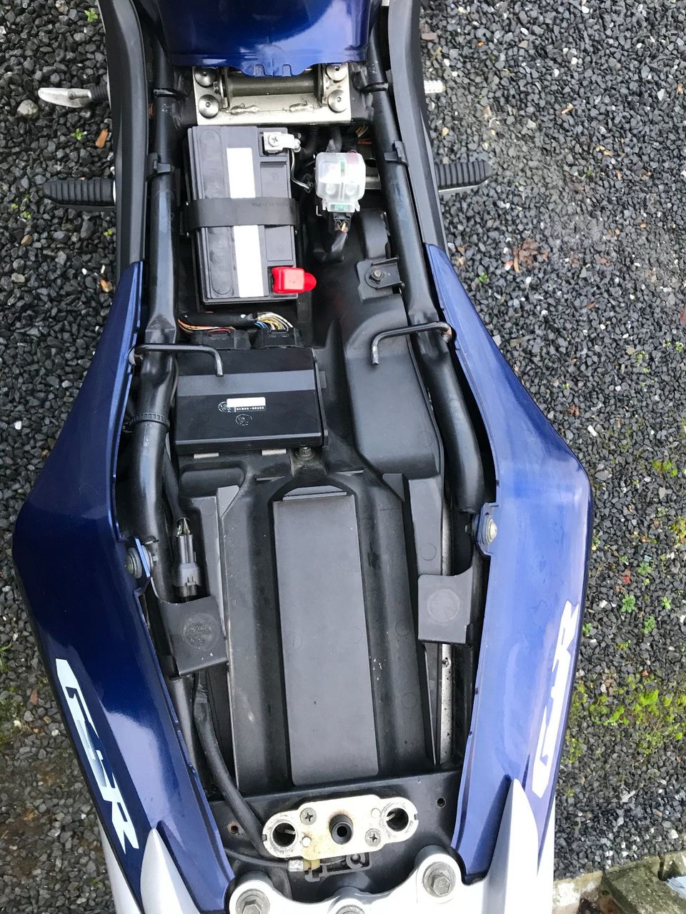 Photo SUZUKI GSR 600 U