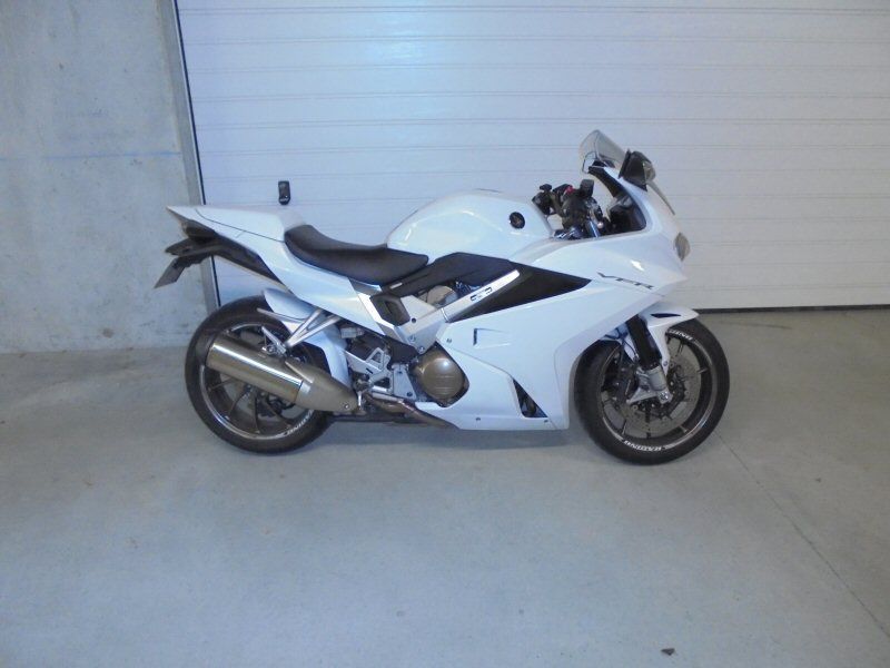 Photo HONDA VFR 800