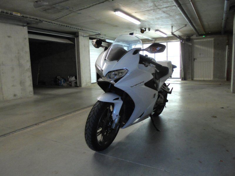 Photo HONDA VFR 800