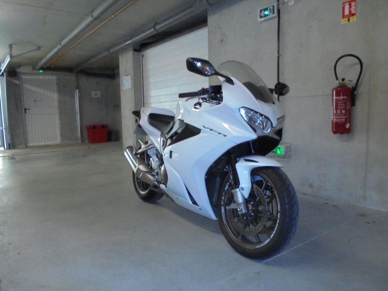 Photo HONDA VFR 800