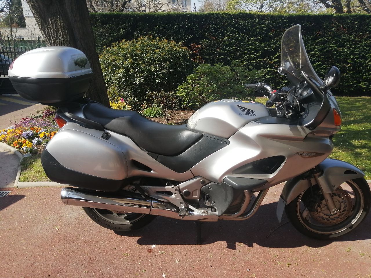 Photo HONDA NT 650 V
