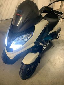 PIAGGIO MP3 300 HPE SPORT