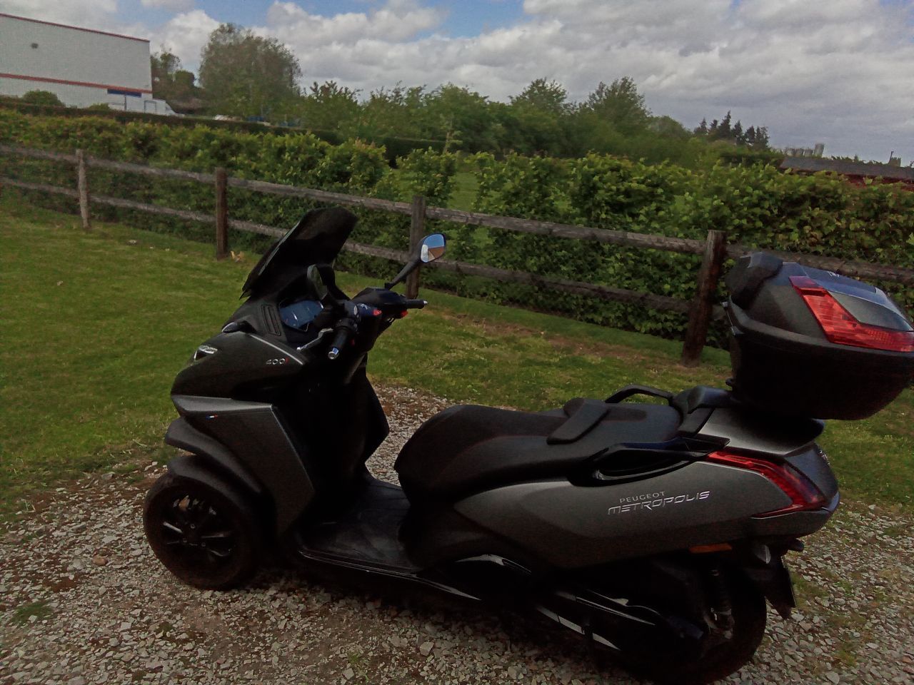 Photo PEUGEOT METROPOLIS 400