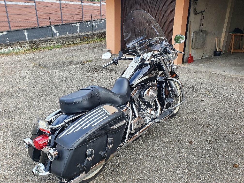 Photo HARLEY DAVIDSON ROAD