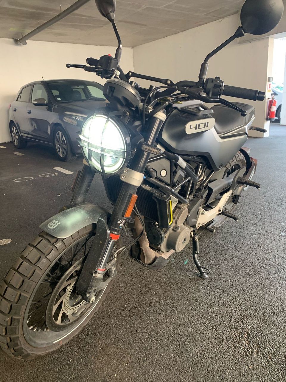 Photo HUSQVARNA SVARTPILEN