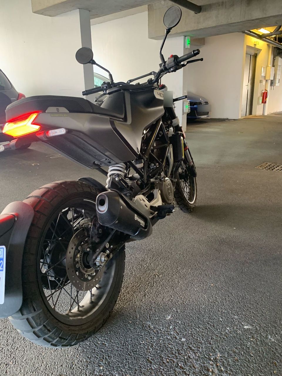 Photo HUSQVARNA SVARTPILEN