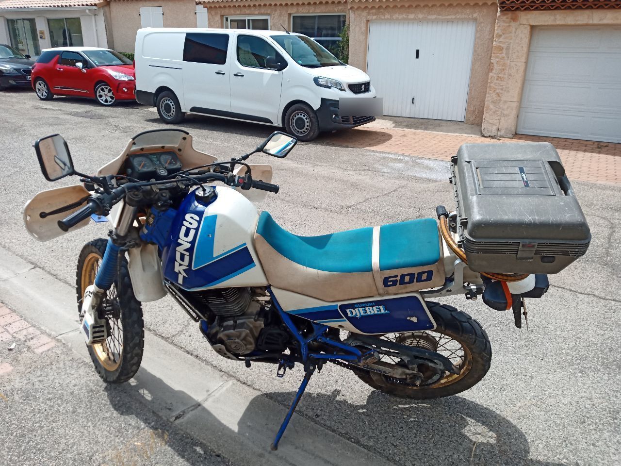 Photo SUZUKI DR 600